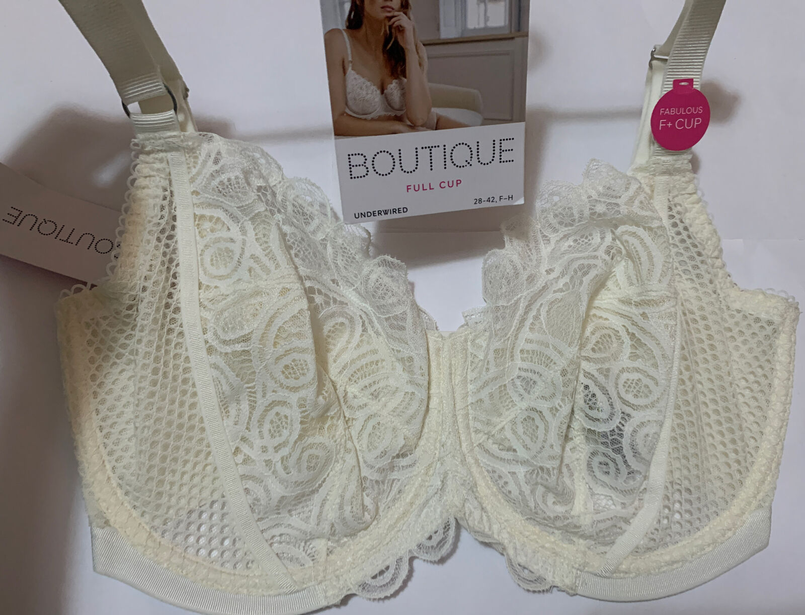 LACE UNDERWIRED, NON PADDED FULL CUP BRA